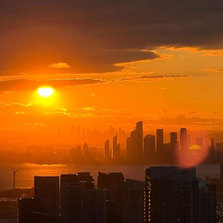 Presidential Suite Heart Of Downtown With Stunning View Toronto Exteriör bild