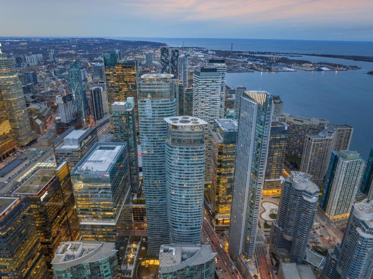Presidential Suite Heart Of Downtown With Stunning View Toronto Exteriör bild