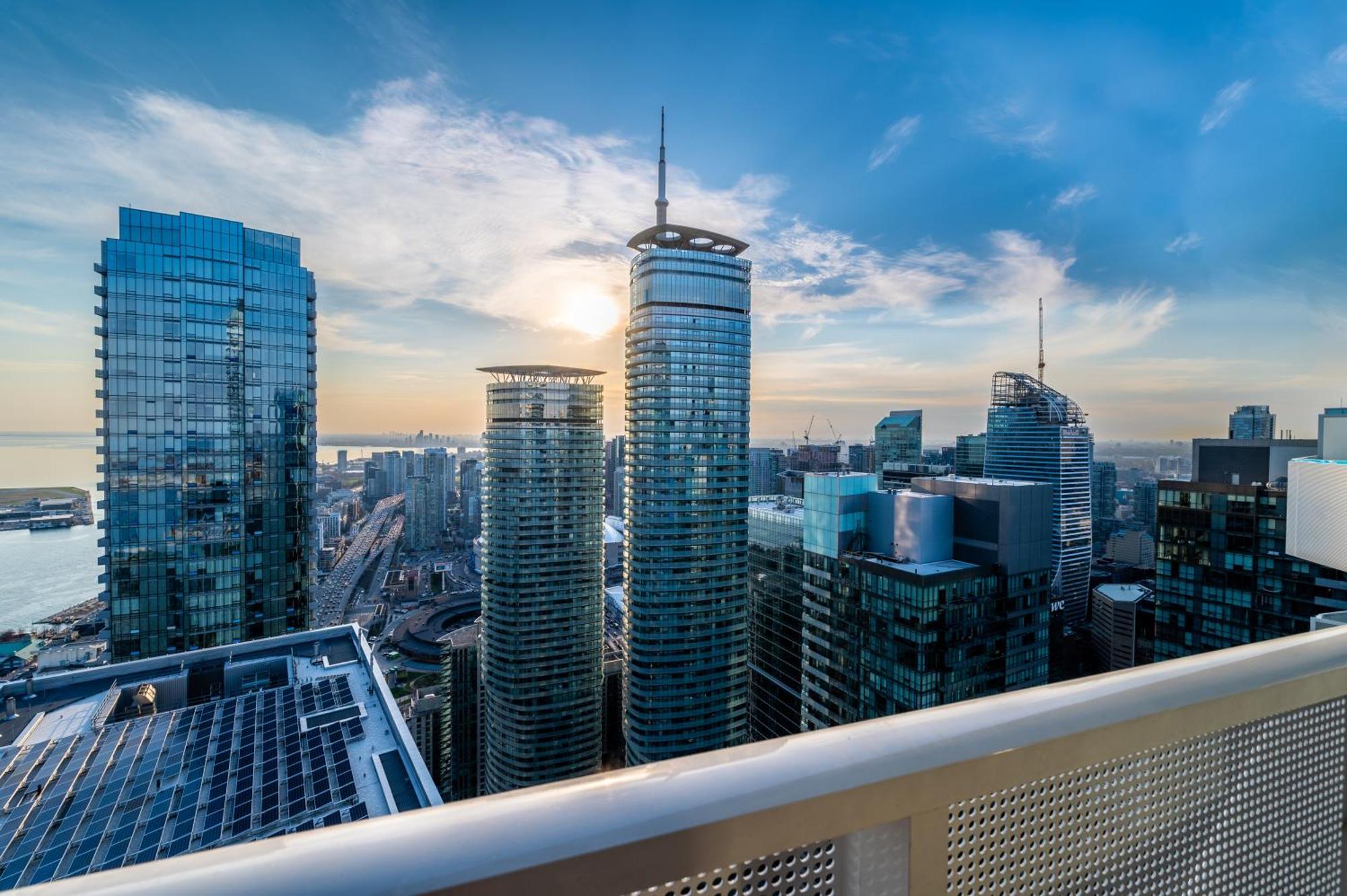 Presidential Suite Heart Of Downtown With Stunning View Toronto Exteriör bild
